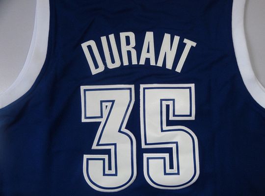 征着不屈不 征着不屈不